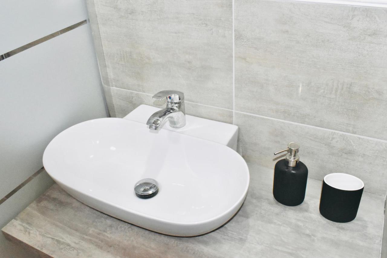 Miral One Apartment Bari Ngoại thất bức ảnh