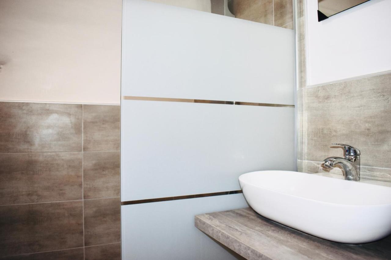 Miral One Apartment Bari Ngoại thất bức ảnh